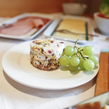 Fruehstueckspension Sonnblick Bed & Breakfast *